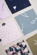 Seis muestras de telas con diferentes estampados de ODALOA.