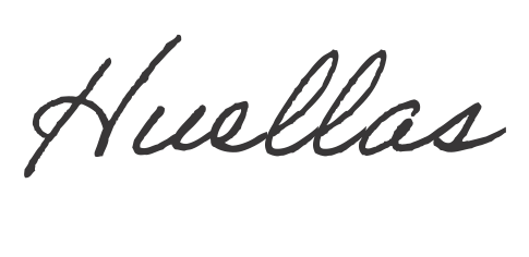 Imagen de las palabras con una tipografía que imita estar escrita a mano, en color negro "Huellas"