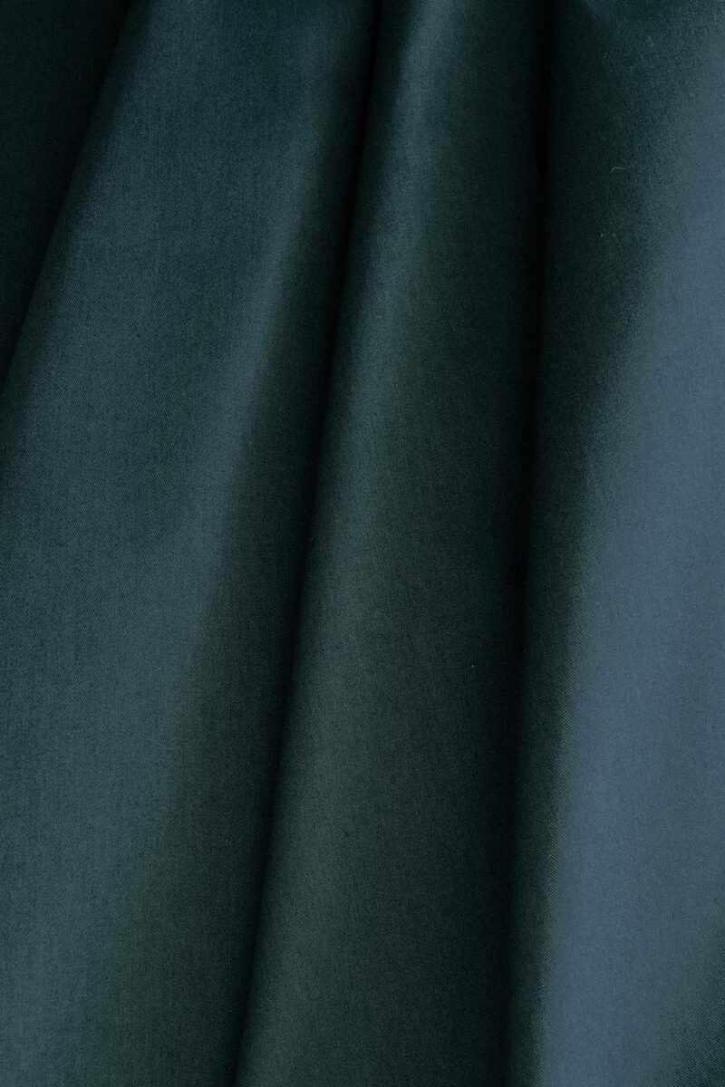 Sarga de algodón petrol Tela fina de algodón en color petróleo para coser blusas, camisas y vestidos